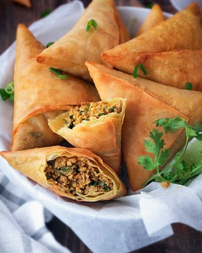 CHICKEN SAMOSA